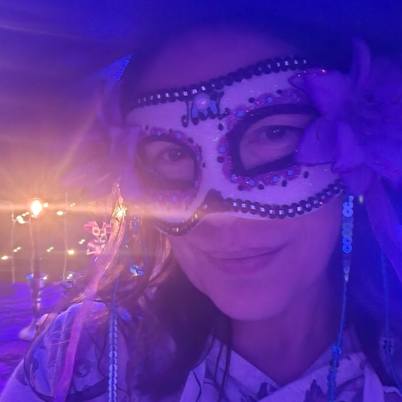 Meet your Posher, Meg - Picture 5 of 13